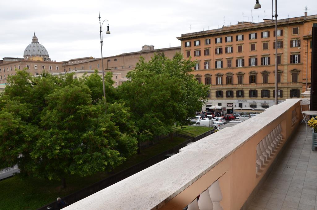 Un Caffe Sul Balcone 1 Apartment Rome Bilik gambar